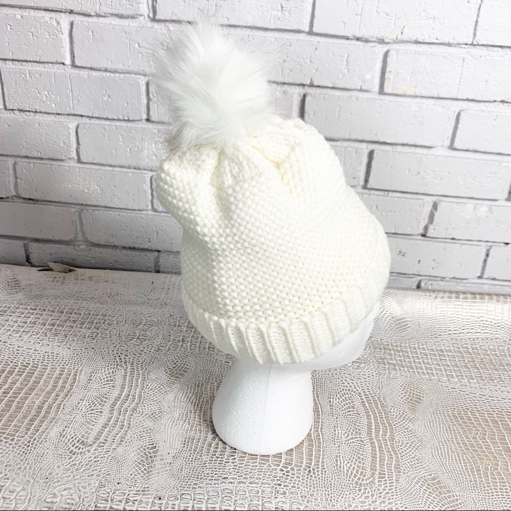 Women’s‎ Pom Pom Cream Hat - Picture 5 of 8